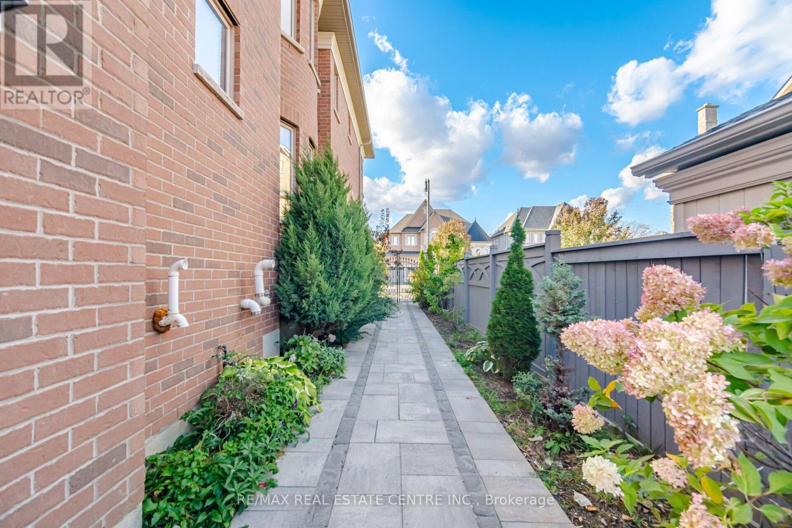 4 Calstock Place, Brampton, ON photo 44