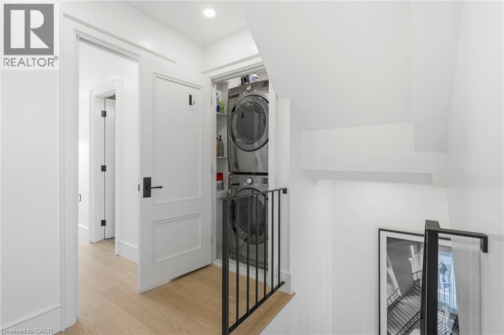 305 Randall Street — photo 21