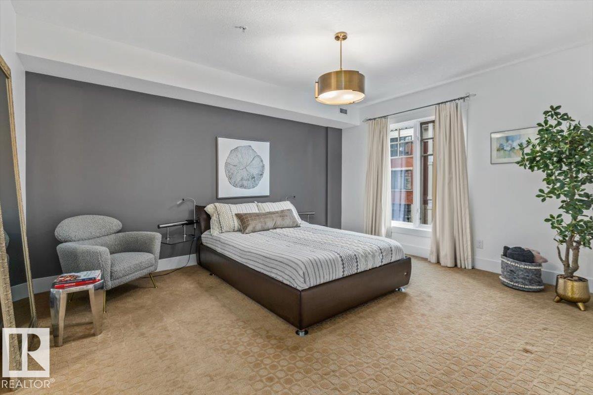 #209 9819 96A ST NW - 30