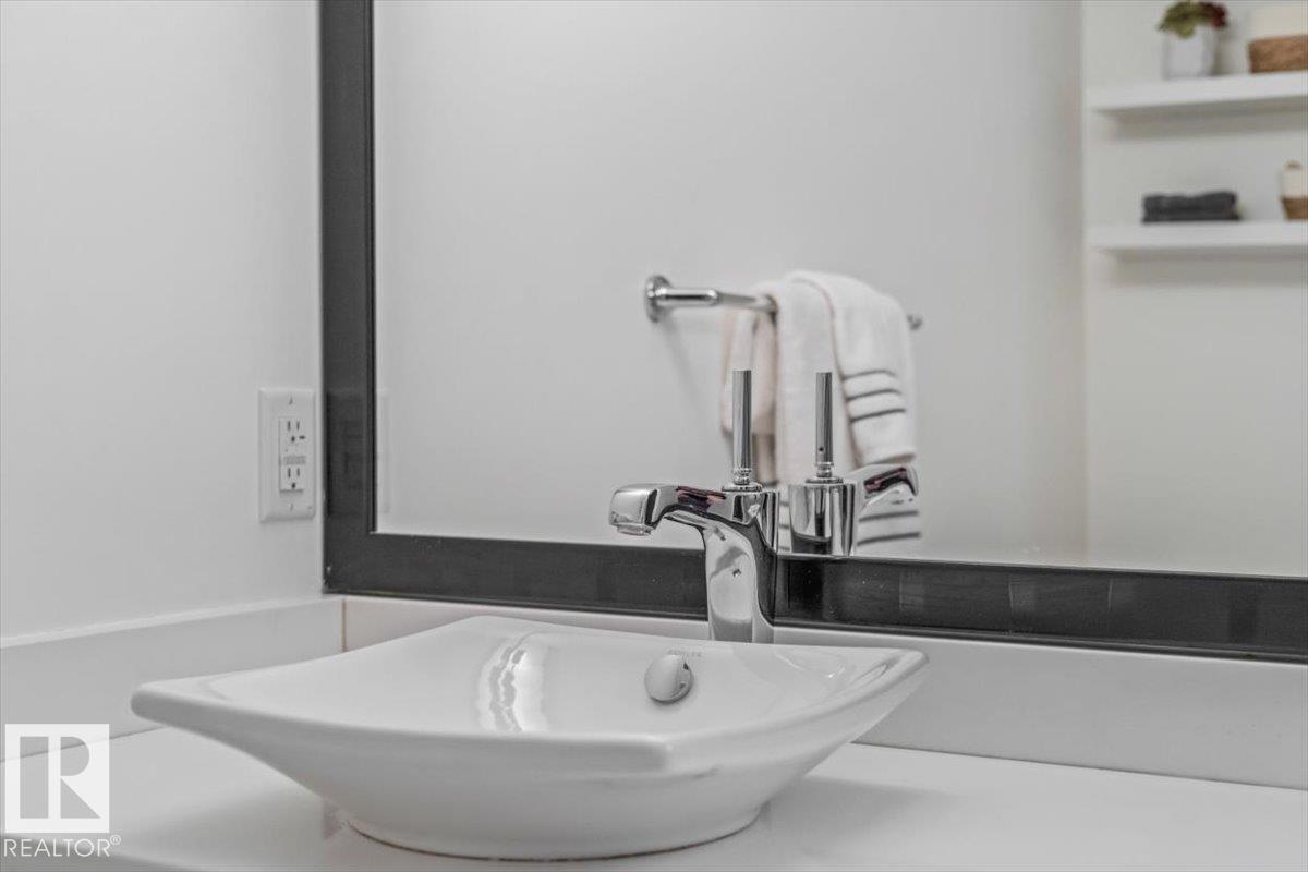 #209 9819 96A ST NW - 34