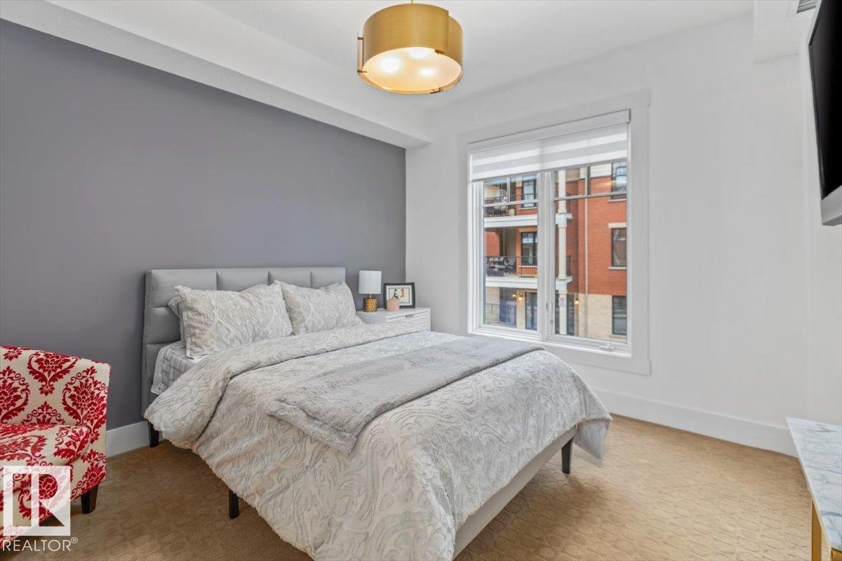 #209 9819 96A ST NW - 43