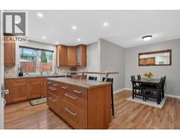 2pc Bathroom - 292 Silver Brook Way Nw, Calgary, AB T3B3G8 Photo 8