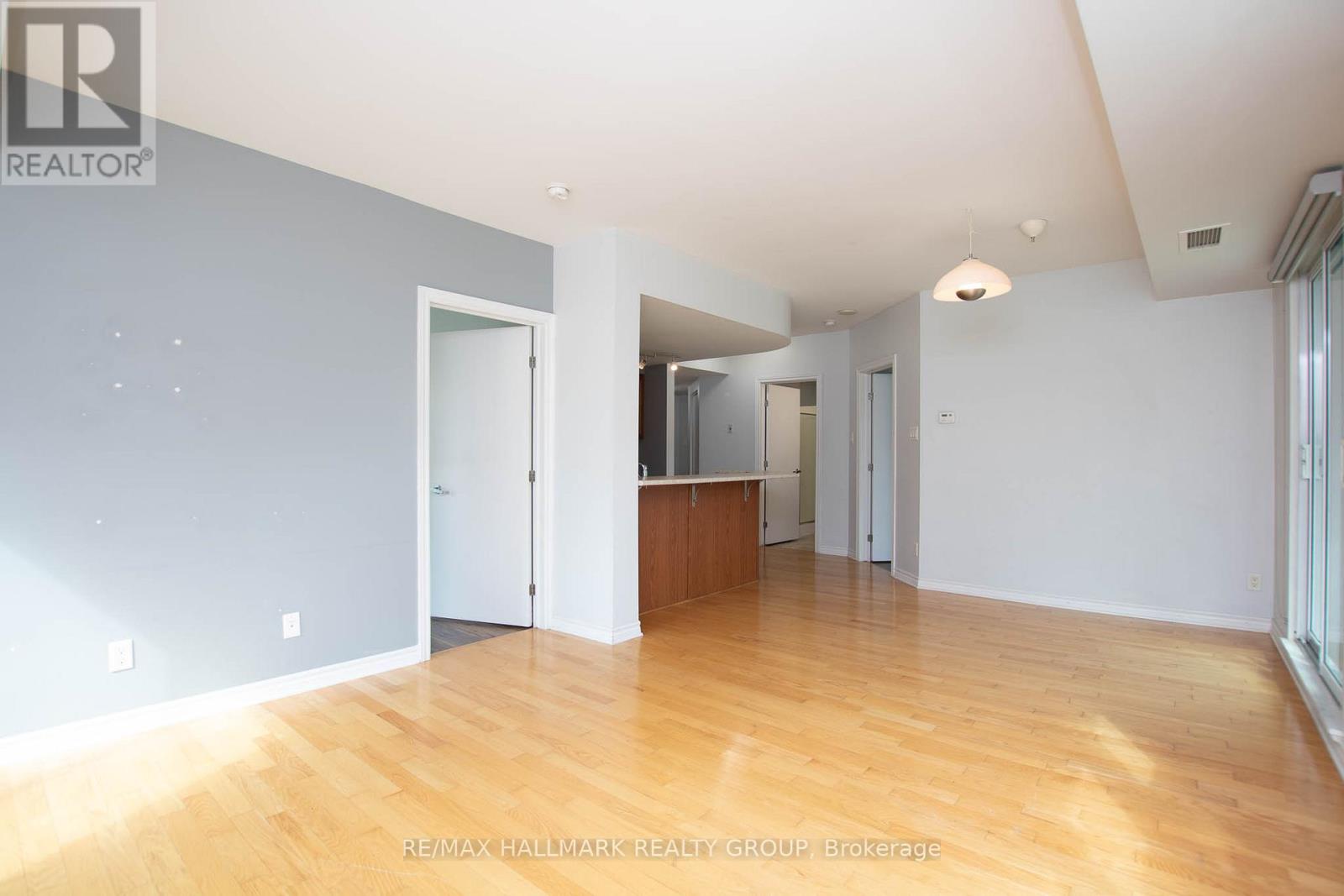 200 Rideau Street — photo 16