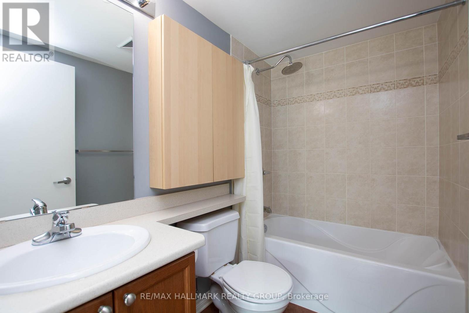 200 Rideau Street — photo 22