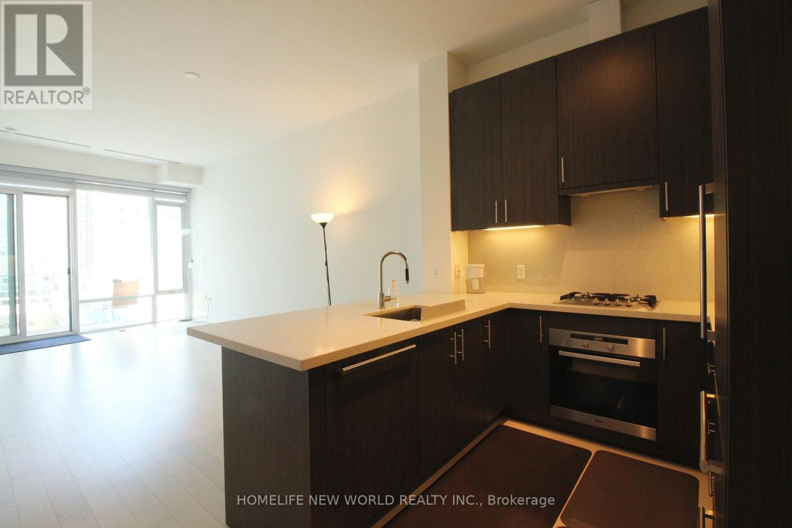 29 Queens Quay East — photo 20