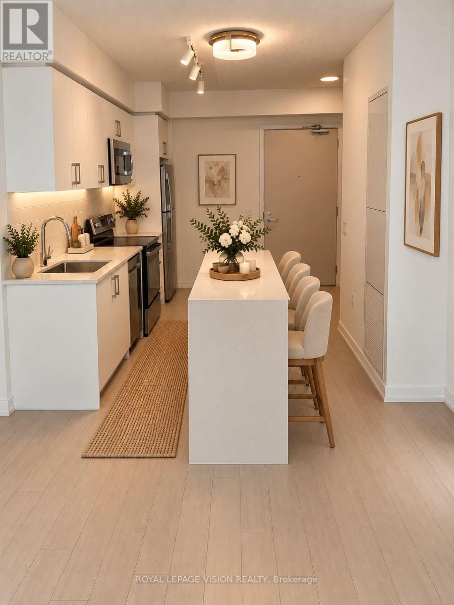 1017 - 4010 EGLINTON AVENUE W, Toronto (Humber Heights) — photo 3