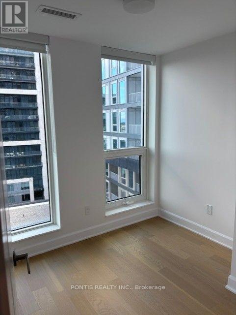 3240 William Coltson Avenue — photo 13