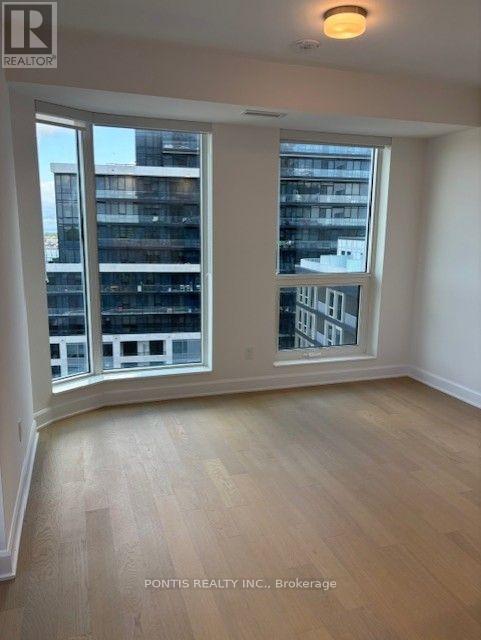 3240 William Coltson Avenue — photo 15
