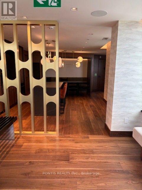 3240 William Coltson Avenue — photo 18