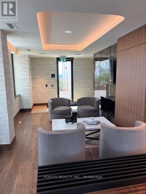 3240 William Coltson Avenue — photo 21