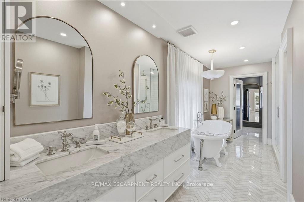305 Randall Street, Oakville, ON photo 16