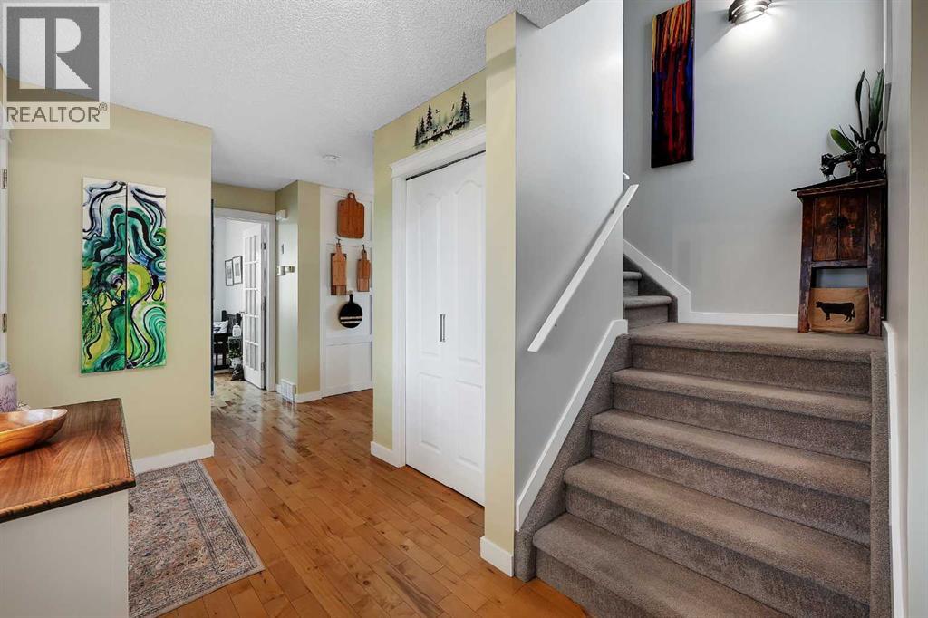 87 Springs Crescent SE - Image 3