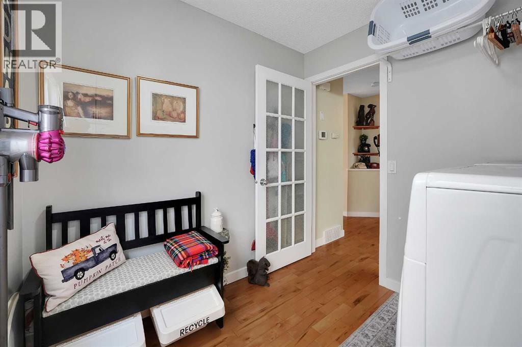 87 Springs Crescent SE - Image 7