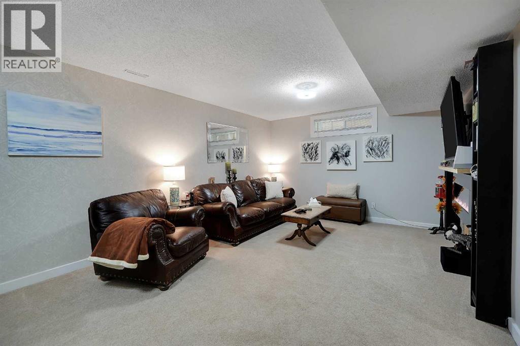 87 Springs Crescent SE - Image 24