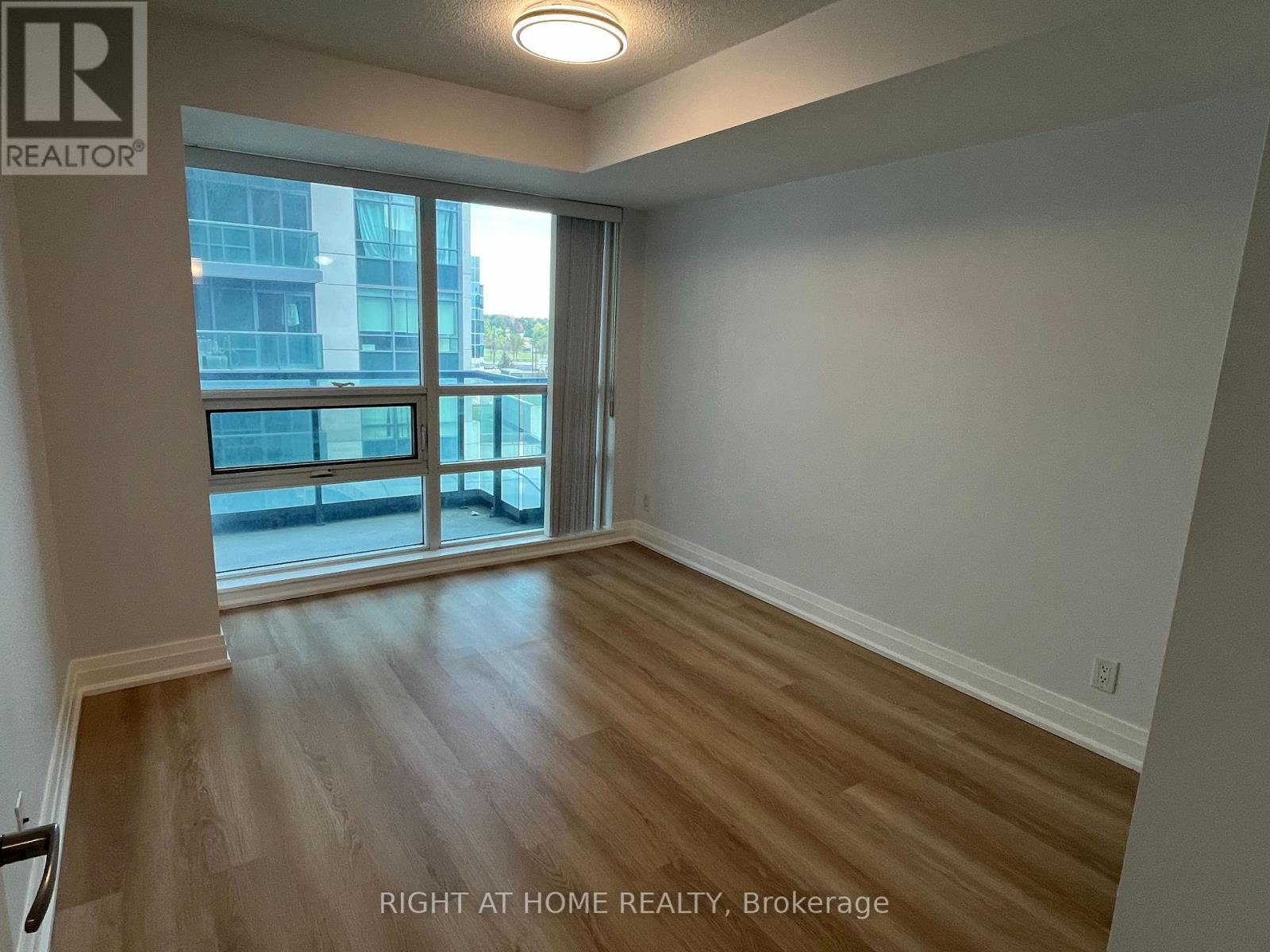 75 South Town Centre Boulevard — photo 13