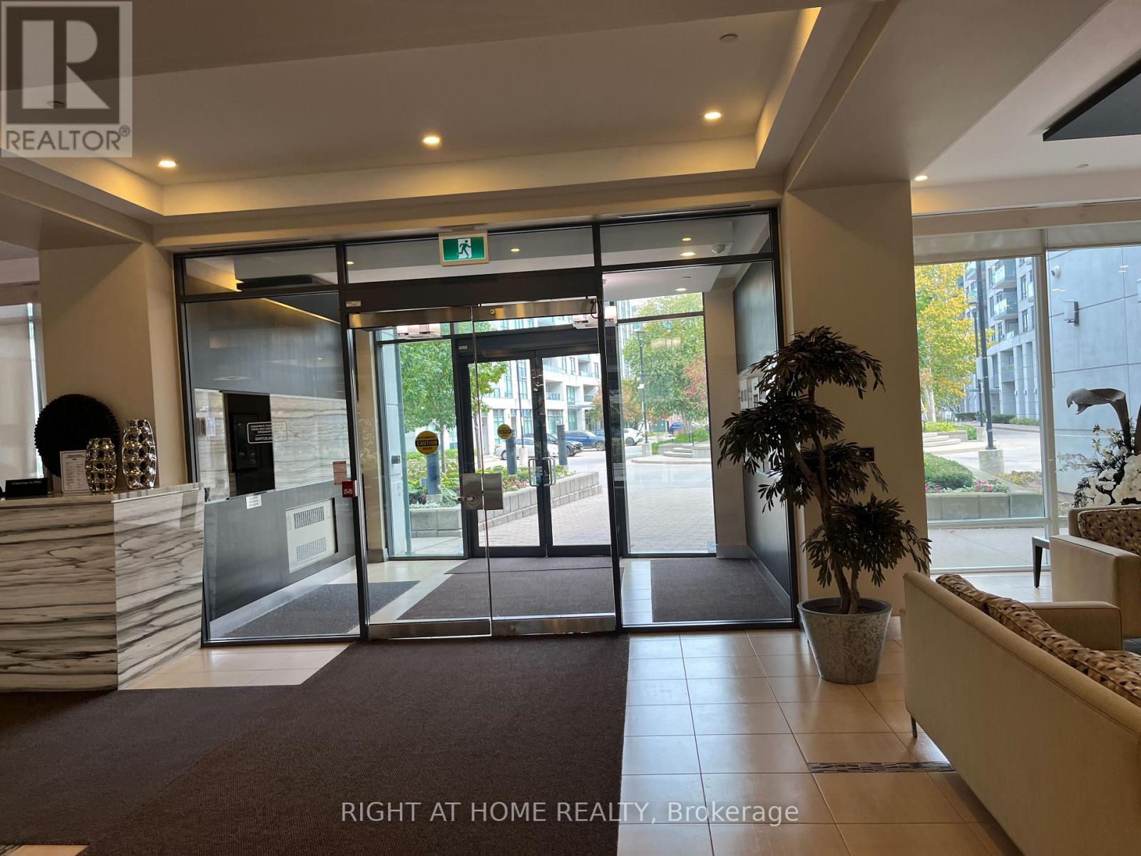 75 South Town Centre Boulevard — photo 19
