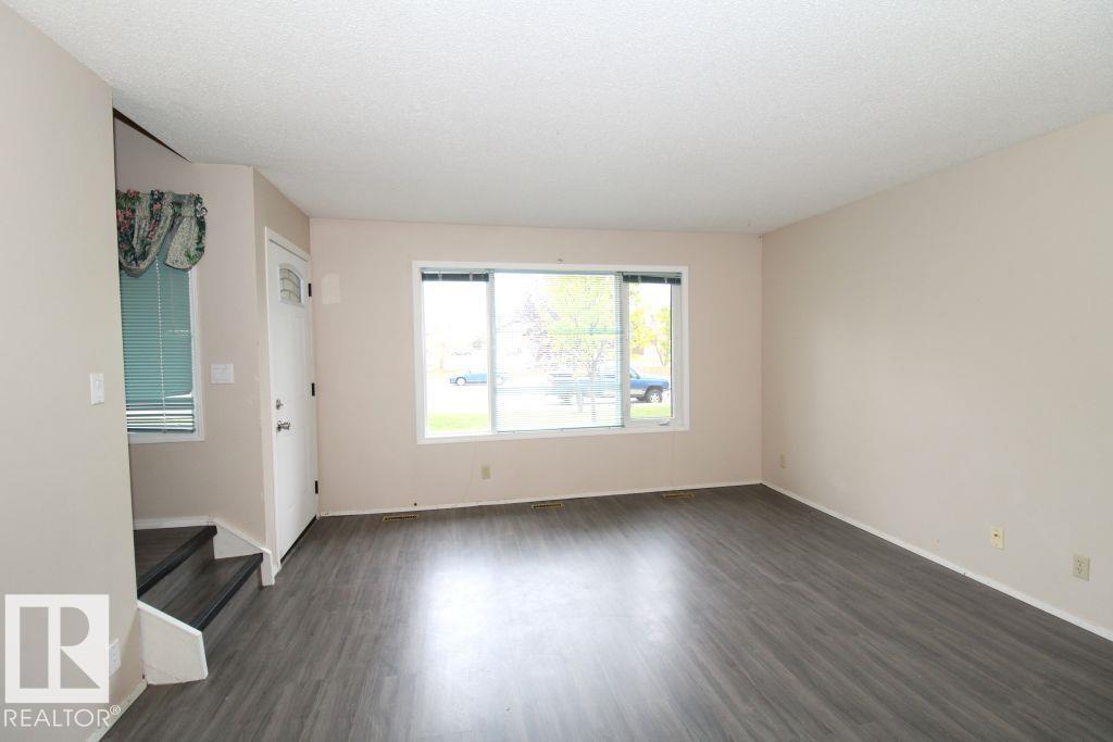 11393 22 AV NW - 10