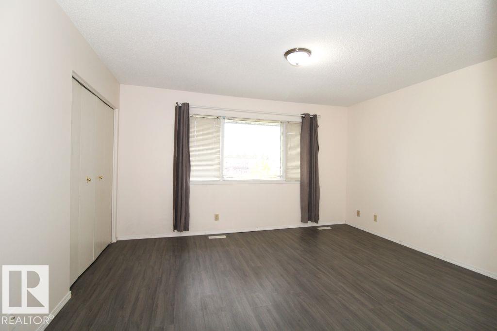 11393 22 AV NW - 18