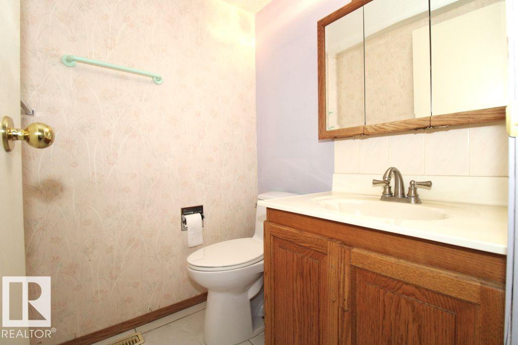 11393 22 AV NW - Image 14