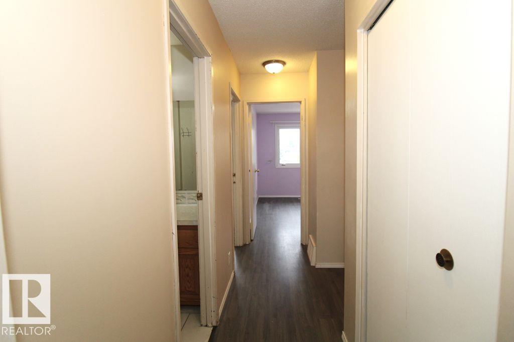 11393 22 AV NW - 17