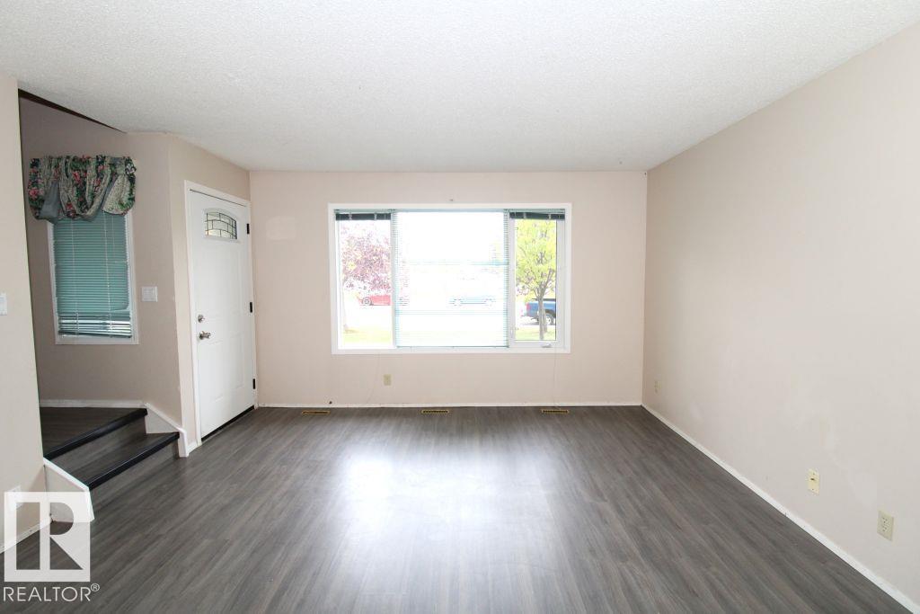 11393 22 AV NW - 11