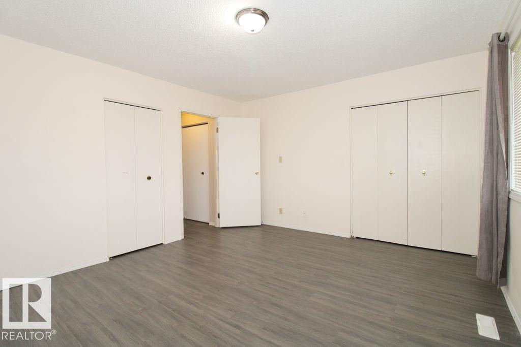 11393 22 AV NW - 20