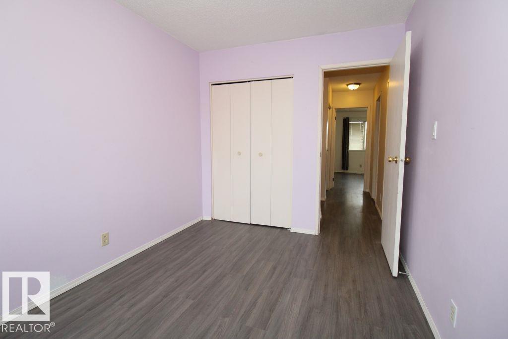 11393 22 AV NW - 27