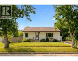 909 6 Street SW - photo 1