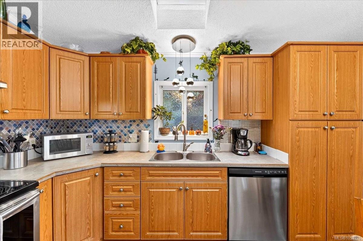 3 10325 Lakeshore Rd, Port Alberni - Image 1