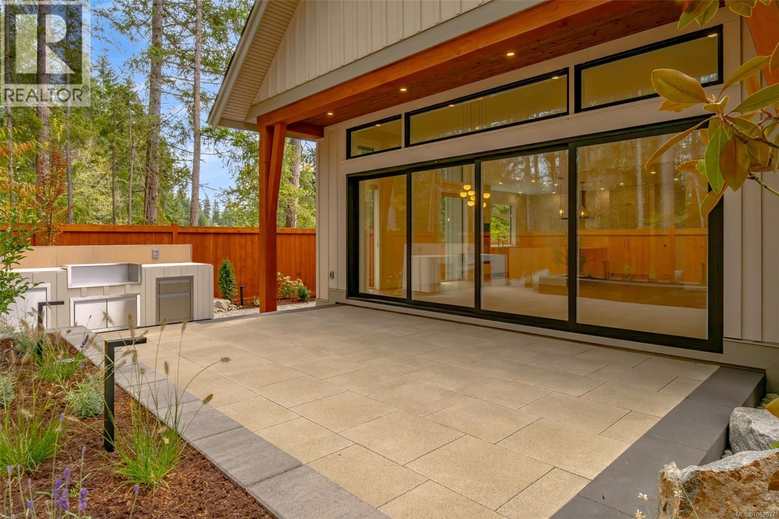 537 Balata Bay Dr, Qualicum Beach - Image 1