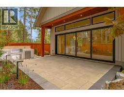 537 Balata Bay Dr, Qualicum Beach, BC V9K0B9 Photo 25