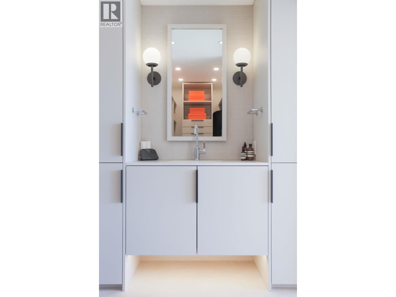 Photo of 709 1490 PENNYFARTHING DRIVE 38