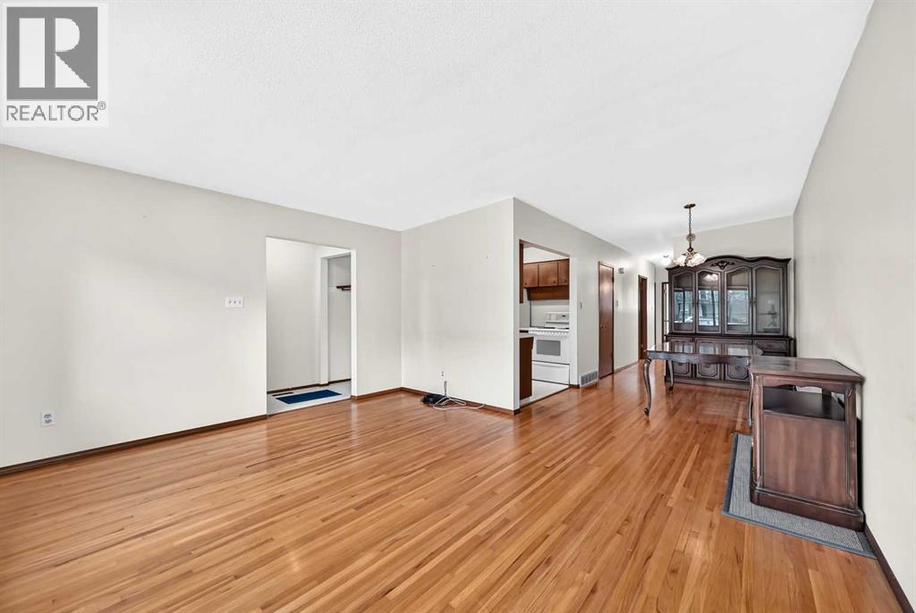 823 67 Avenue SW - 11