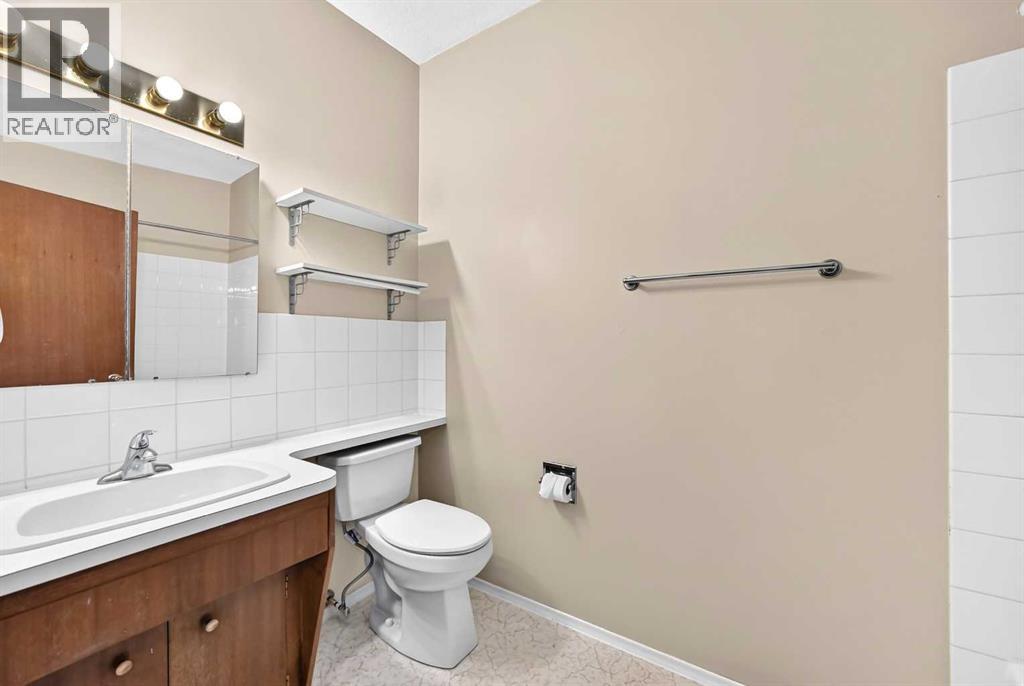 823 67 Avenue SW - 19