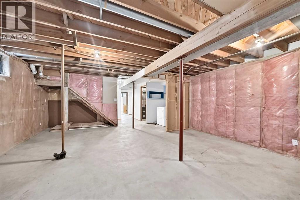823 67 Avenue SW - 25