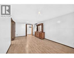 823 67 Avenue Sw, Calgary, AB T2V0M6 Photo 28