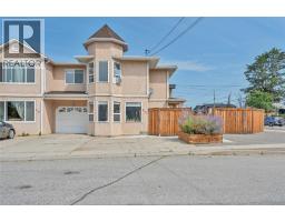 102 597 Municipal Avenue, Penticton