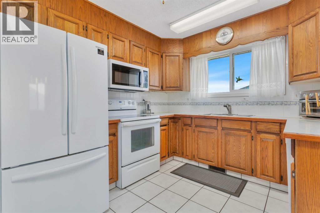 7028 59 Avenue - 14