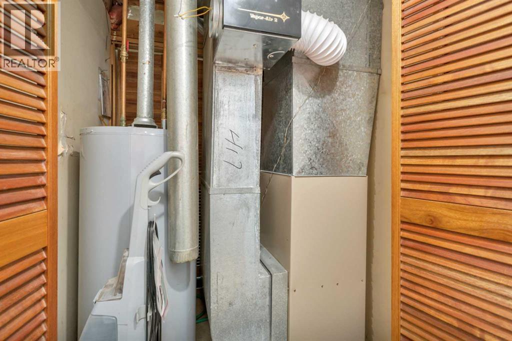 7028 59 Avenue - Image 33