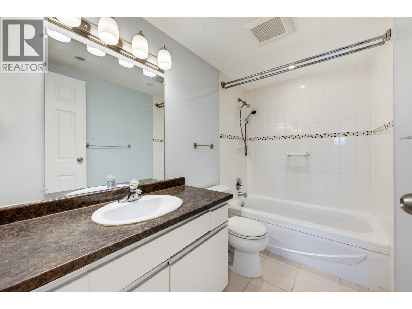 Photo of 101 1040 E BROADWAY 23