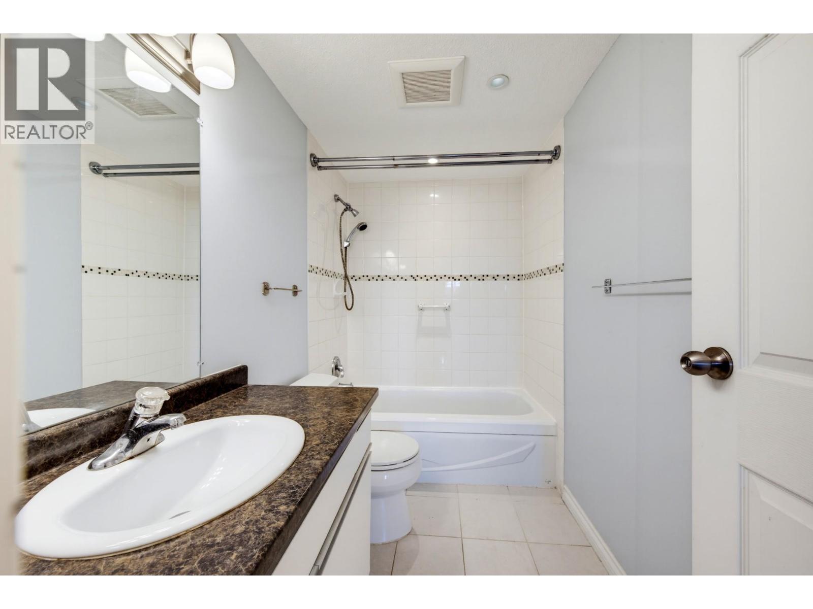 Photo of 101 1040 E BROADWAY 24