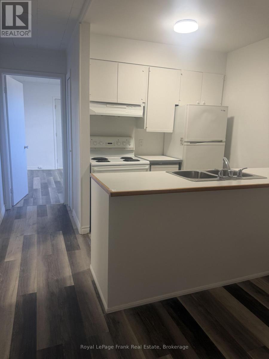 2 WEST - 10 BROCK STREET, Uxbridge — photo 3