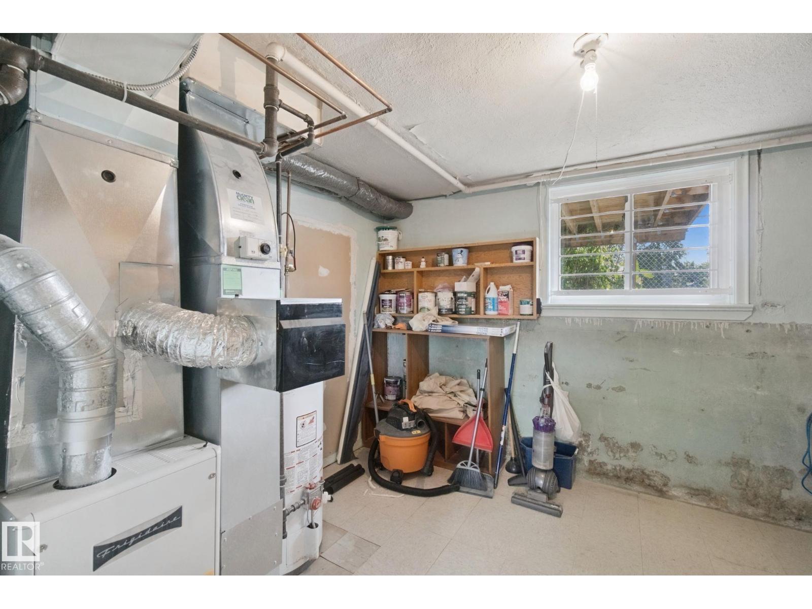 11946 70 ST NW - Image 12
