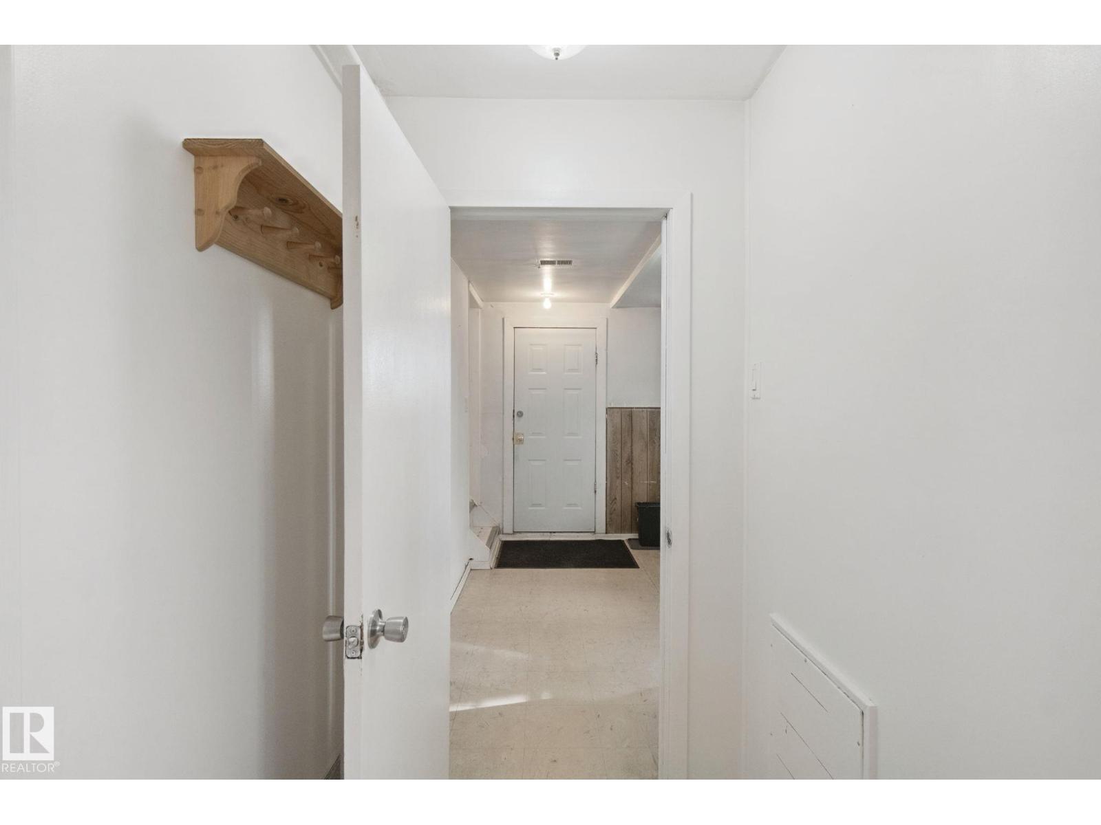 11946 70 ST NW - Image 14
