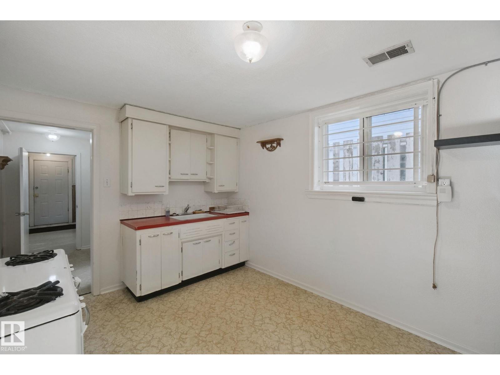 11946 70 ST NW - 19