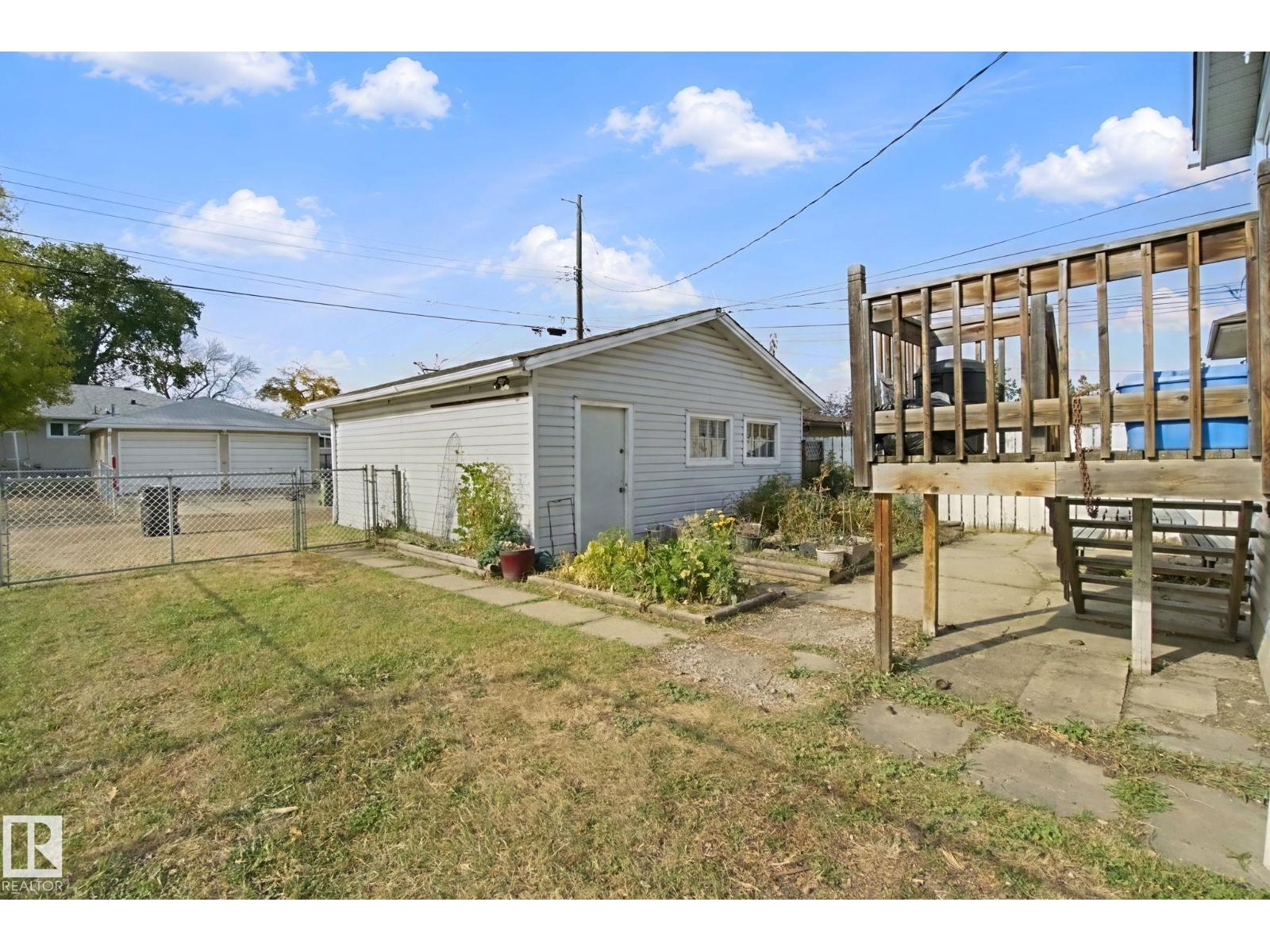 11946 70 ST NW - Image 31