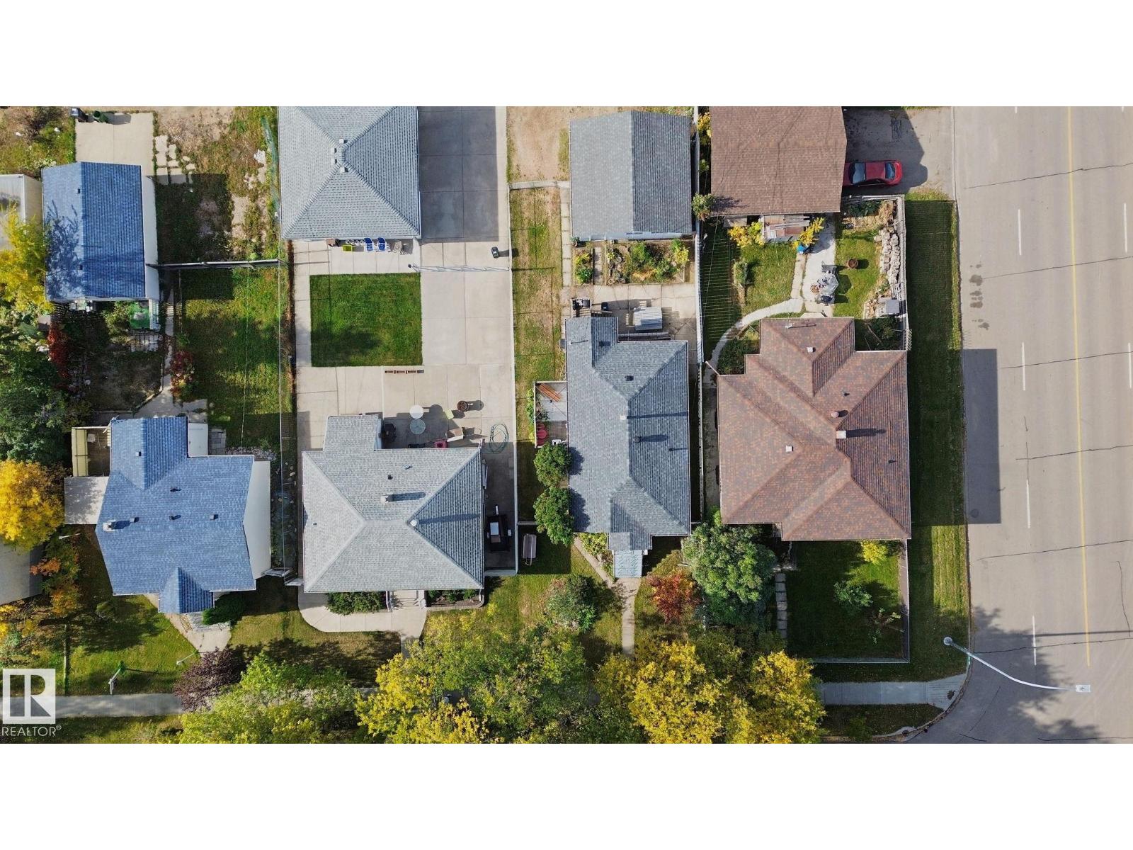 11946 70 ST NW - Image 36