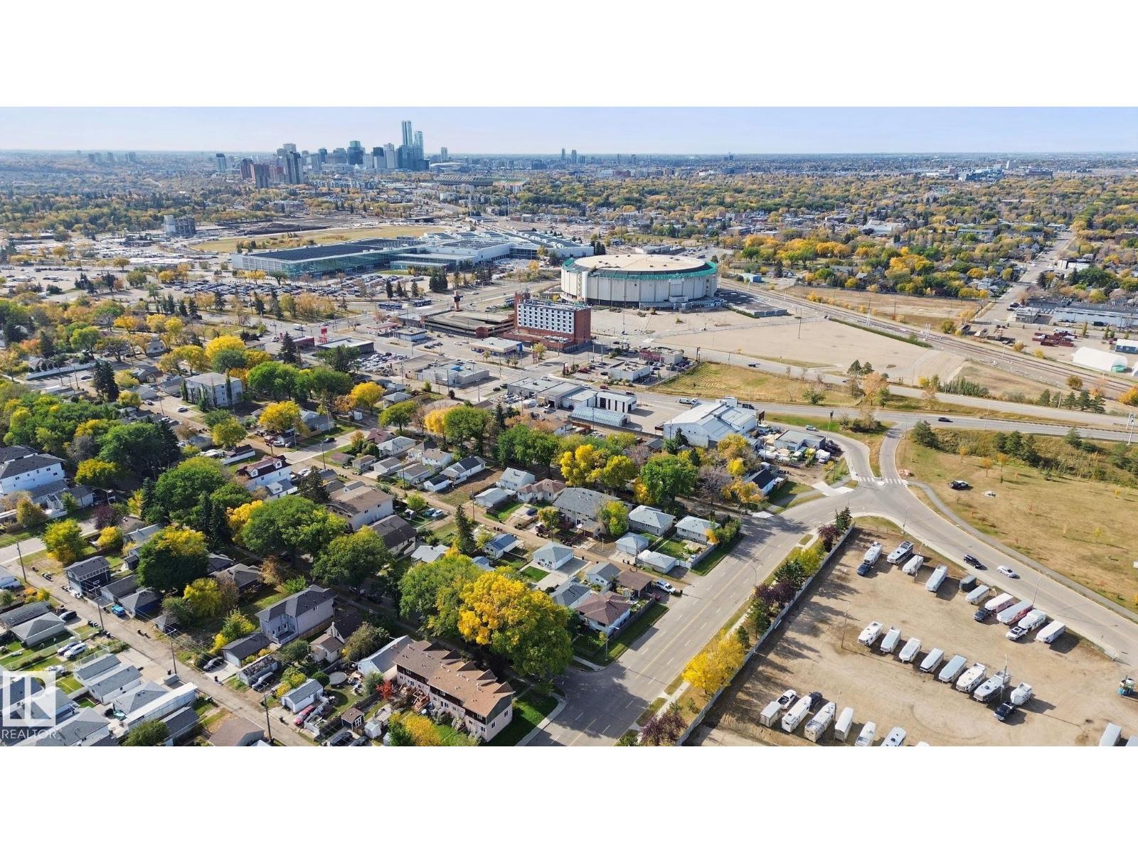 11946 70 ST NW - 39