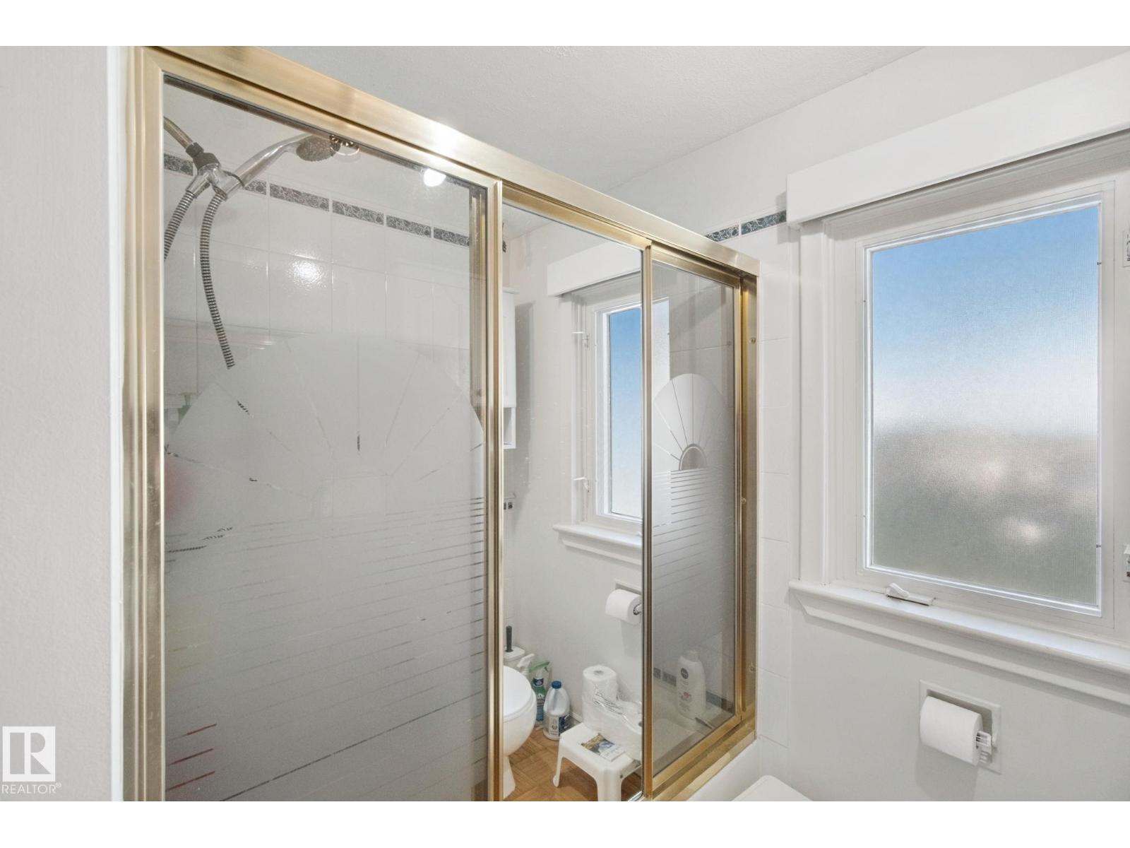 11946 70 ST NW - 6