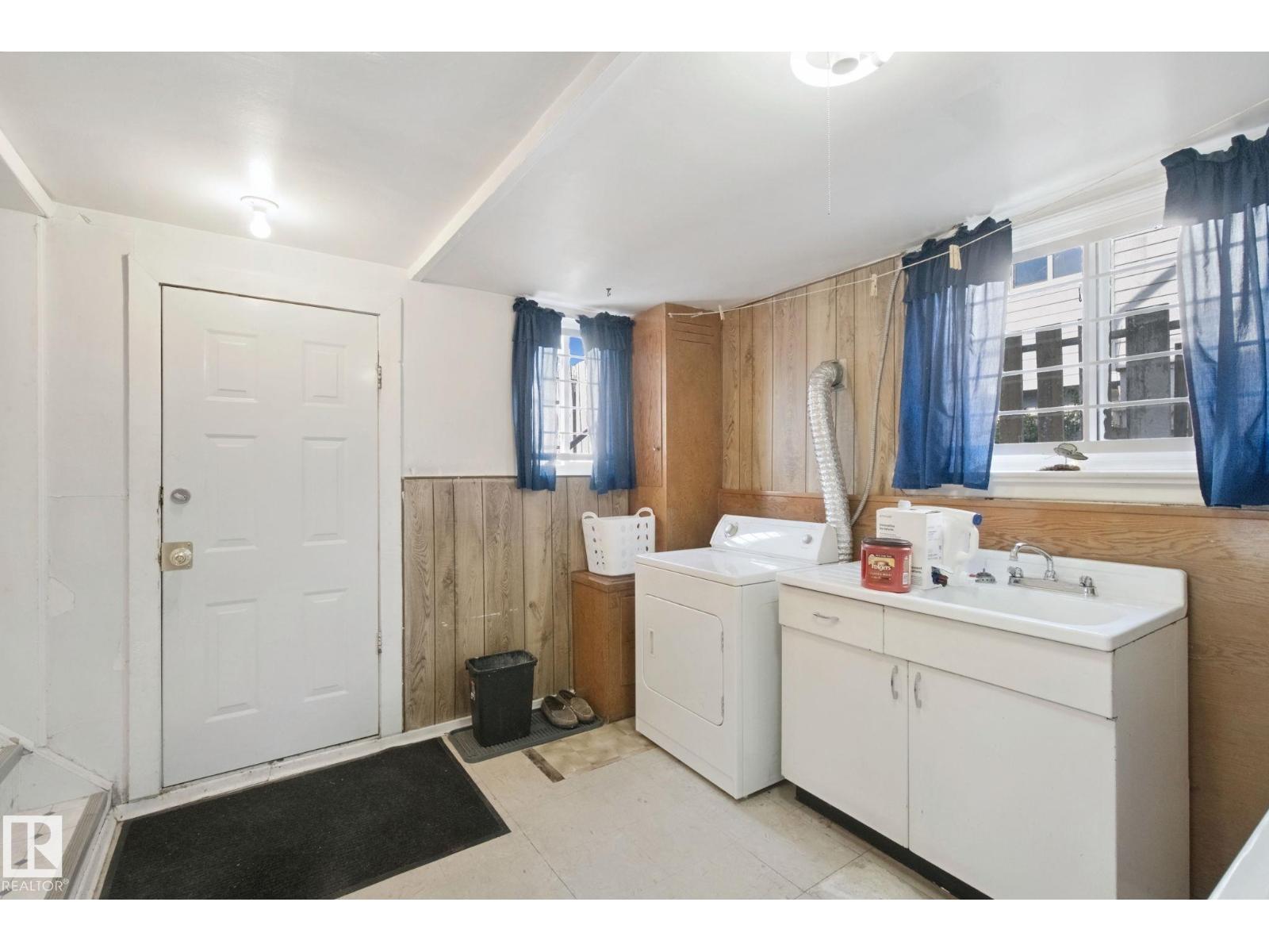 11946 70 ST NW - 9